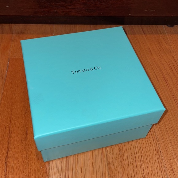 Tiffany & Co Elsa Peretti Heart Trinket Dish - Picture 4 of 4